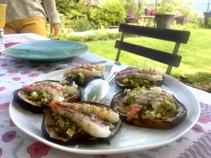 crevettes-sur-un-lit-d-aubergine